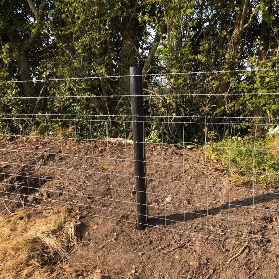 plastic fence post with barbed wire for livestock
